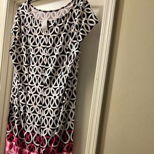 NWT AVENUE DRESS